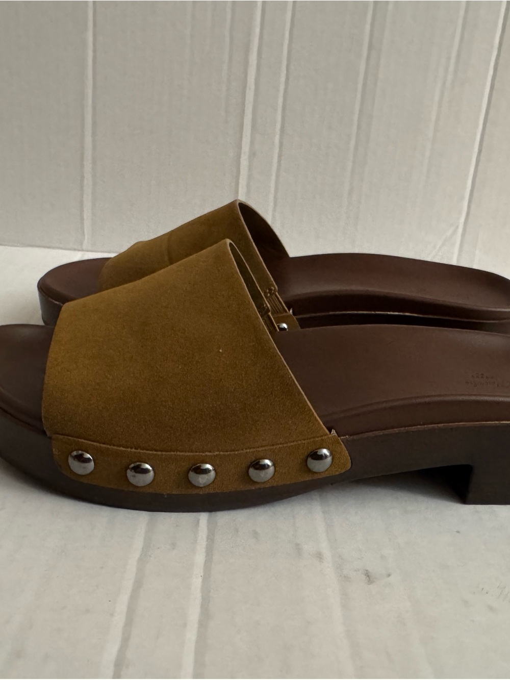 Women’s Suede Slide Sandals in Brown